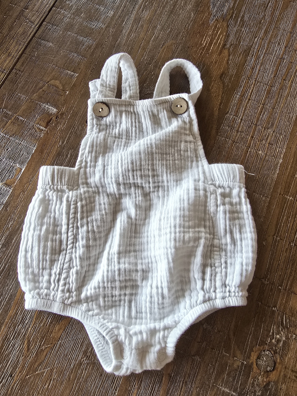 Eli & Nev White Muslin Romper Overalls 3-6 Months